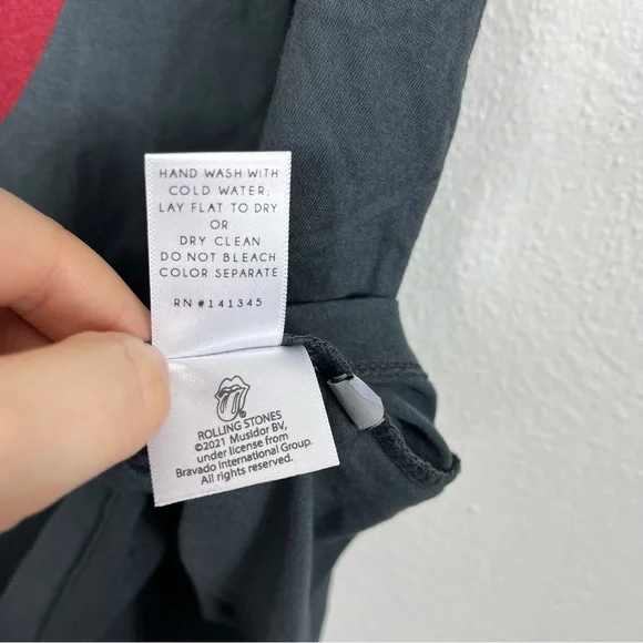 Daydreamer Rolling Stones Leopard Tongue Crewneck Graphic Tee - Picture 6 of 9